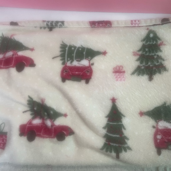 Interior Designs Printed Plush Throw 50 X 60 Holidays Christmas Tree - Picture 3 of 4